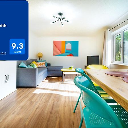 Bright And Spacious Flat With Free Parking 런던 외부 사진