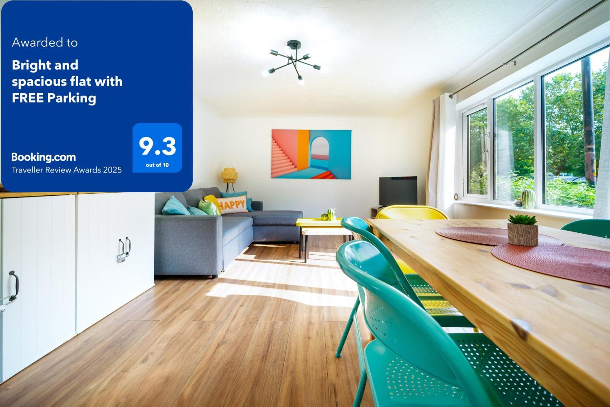 Bright And Spacious Flat With Free Parking 런던 외부 사진